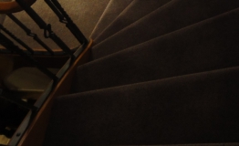 vollflächig belegter Treppe 
